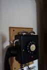 Telefono svizzero antico a muro a disco in bachelite funzionante e originale