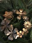 Addobbo albero di Natale ghirlanda con fiori in metallo