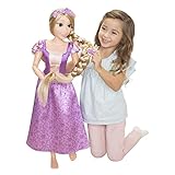 Disney Princess bambola Playdate alta 80 cm di Rapunzel articolata con accessori. La tua nuova amica alta come te, con cui vivere splendide avventure! Dai 3 anni in su.