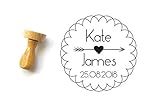 Timbro matrimonio personalizzato, nomi e data, forma rosone/rotonda, freccia e cuore, 4cm
