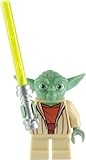 Lego Star Wars:Maestro Yoda Mini-Statuetta con Spada Laser Lightsaber di Colore Verde.